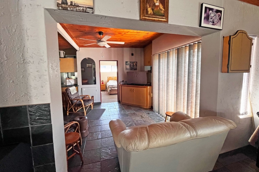 6 Bedroom Property for Sale in Hartenbos Central Western Cape